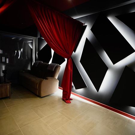 L Unique Cinema Room Grenoble Bagian luar foto