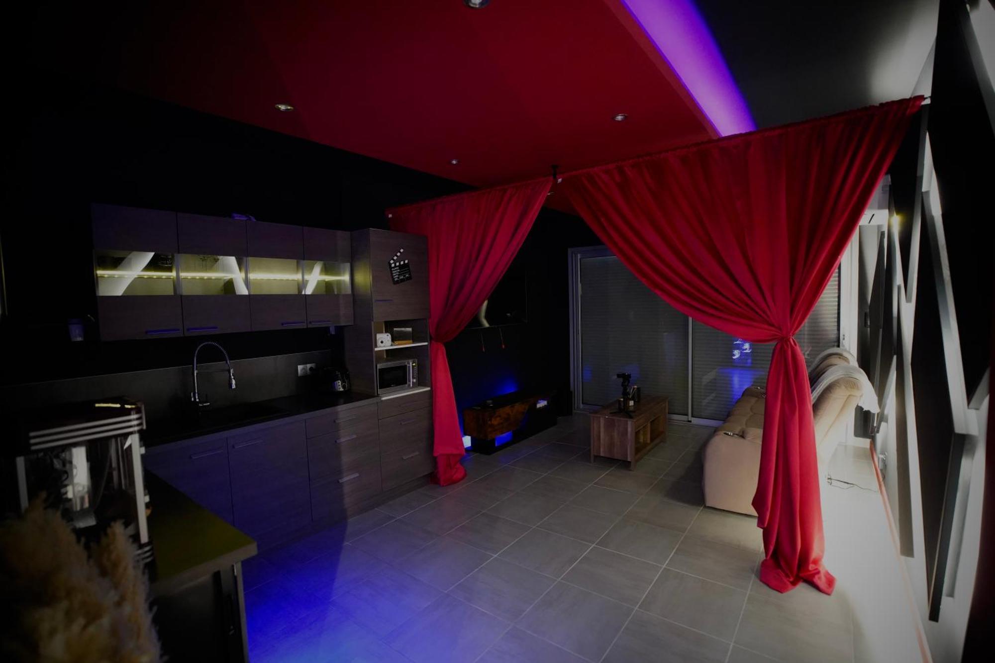 L Unique Cinema Room Grenoble Bagian luar foto
