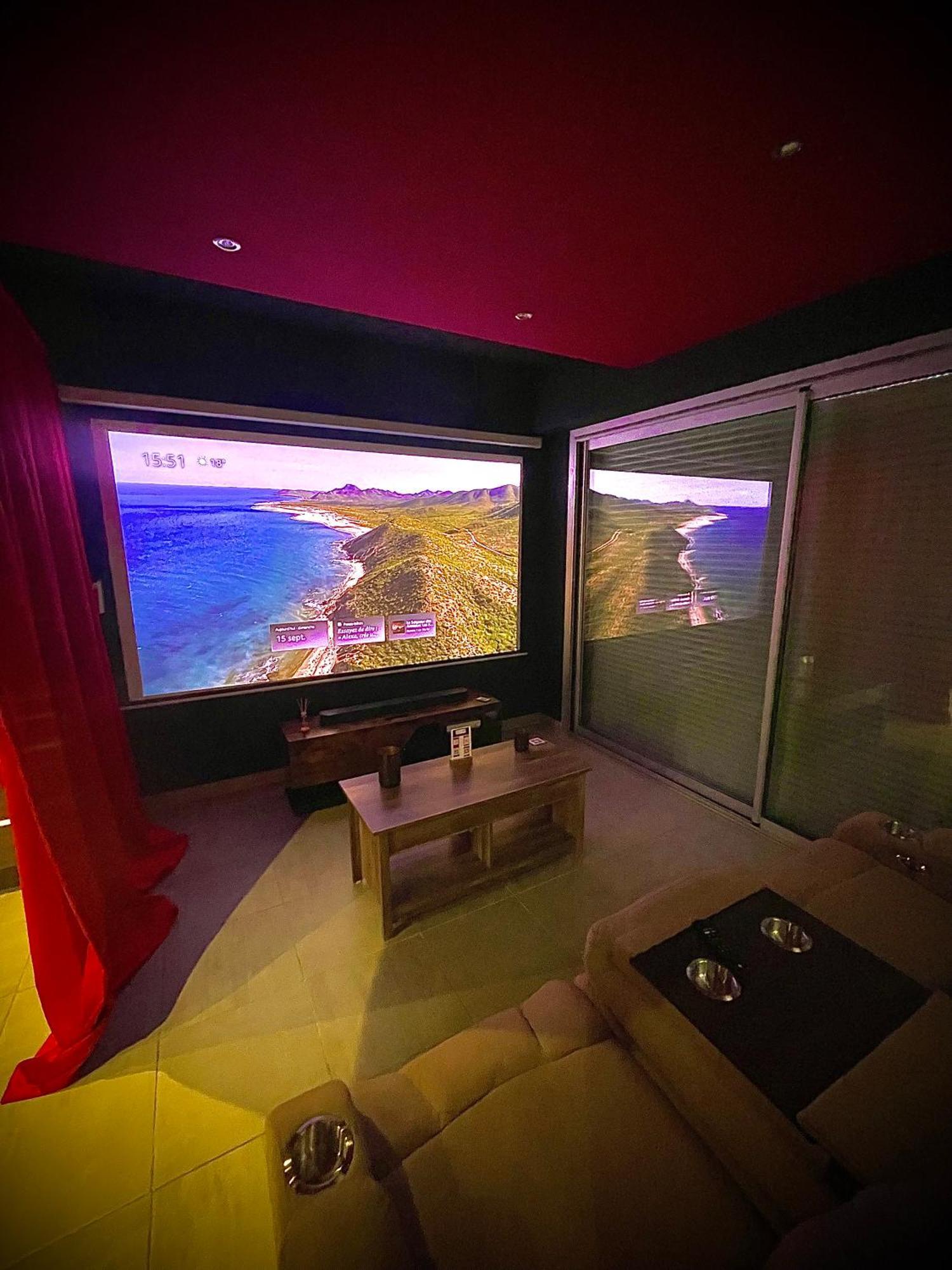 L Unique Cinema Room Grenoble Bagian luar foto